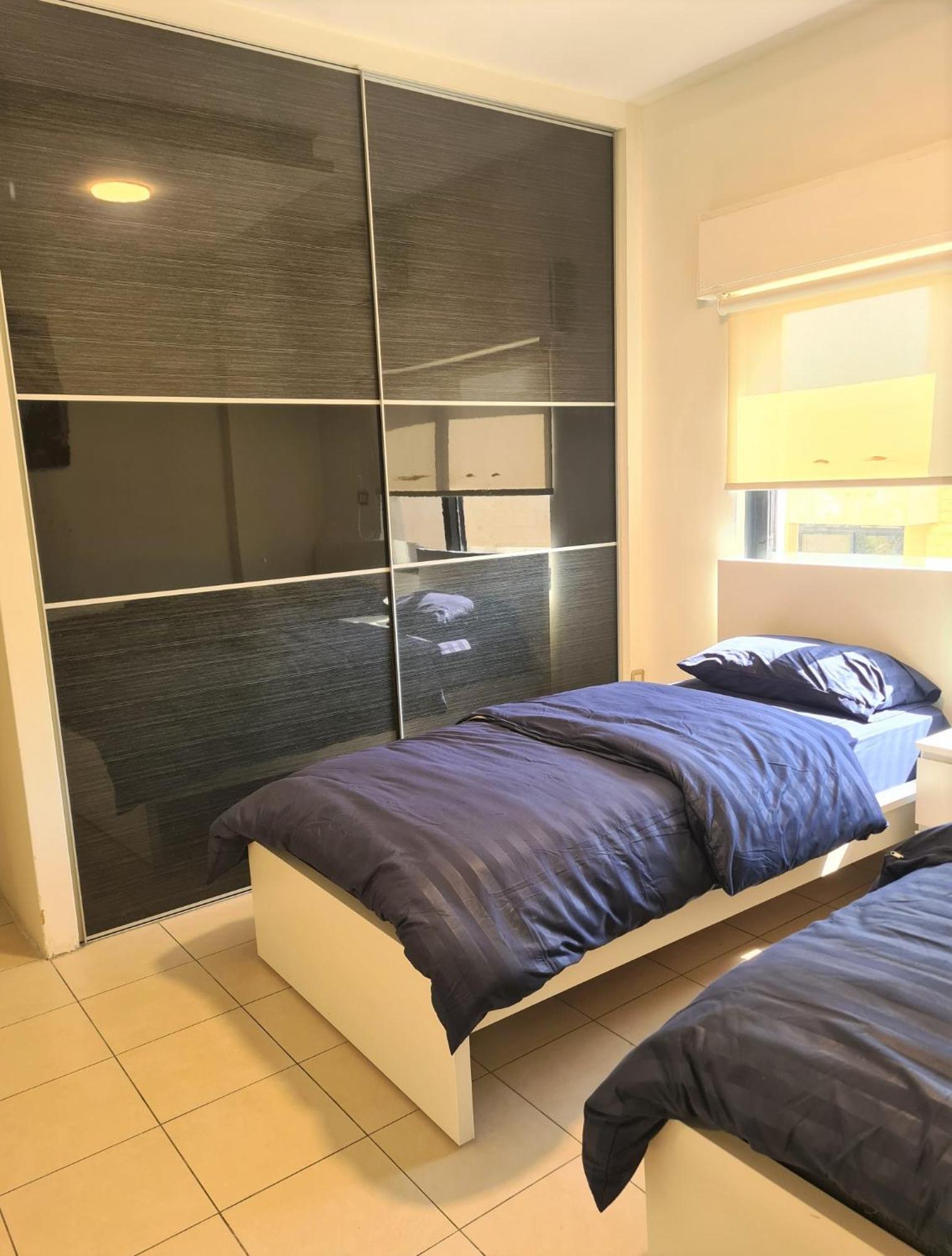 עמאן Dair Ghbar Gate Apartments חדר תמונה